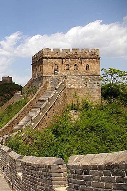 La gran muralla China, construida para protegerse de las grandes migraciones, 
(Siglo V aC- Siglo XVI)