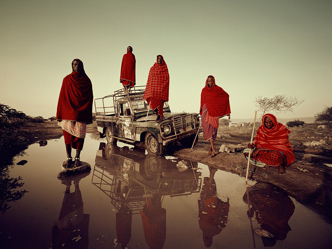 Jimmy Nelson, Maasai, Manyara Village, Rift Escarpment, Tanzania, 2010 © Jimmy Nelson, courtsesy A.galerie