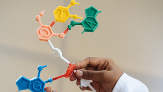 Protótipo de molécula de DNA sendo manuseada durante estudo