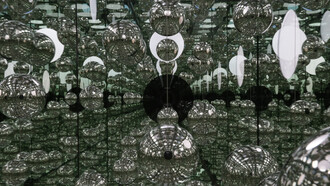 Yayoi Kusama, Infinity Mirrored Room - Let's Survive Forever, 2017. Image © Yayoi Kusama. Courtesy of David Zwirner, New York; Ota Fine Arts, Tokyo/Singapore/Shanghai; Victoria Miro, London; Yayoi Kusama Inc.