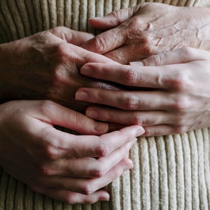 I Fioretti di San Francesco creano un ponte tra generazioni, trasmettendo ai giovani la saggezza e la spiritualità di chi li ha preceduti