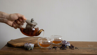 Lithothérapie. Les élixirs minéraux se démarquent comme des potions capables de fusionner les vertus vibratoires des cristaux avec l'élément liquide