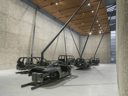 Michael Sailstorfer. Courtesy of König Galerie