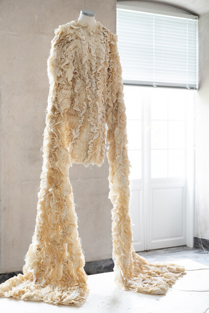 Amalie Ege og Charlotte Pauli Adolphsen, Vindur (dress). Courtesy of Designmuseum Danmark. Photo by Luka Hesselberg