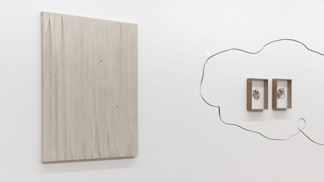 Installation view of Maximilian Schubert
“
Doubles” at Off Paradise.
Photo by Guillaume Ziccarelli. Courtesy Off
Paradise.