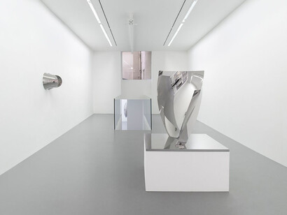 Anish Kapoor, vue de l’exposition. Avec l’aimable autorisation de la galerie Kamel Mennour