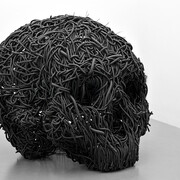 Paolo Grassino, Ciò che resta, 2013, tubo corrugato in forassite e ferro, 200 x 220 x 195 cm
