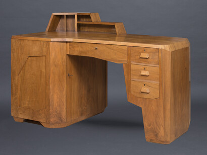 Galerie Franck Laigneau : Bureau à caissons en merisier, Felix Kayser, Style Dornarch, vers 1940