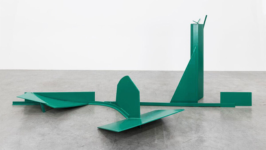 Larry's Land (B0944) (1970), Painted green steel, 170 x 600 x 305 cm, Image courtesy of Annely Juda/Barford Sculptures
