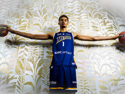 Wemby et son envergure impressionnante. Pour comprendre l’engouement, il faut savoir que malgré sa taille et ses 2 mètres 40 d’envergure, Wemby possède une dextérité et une mobilité indécentes © AP