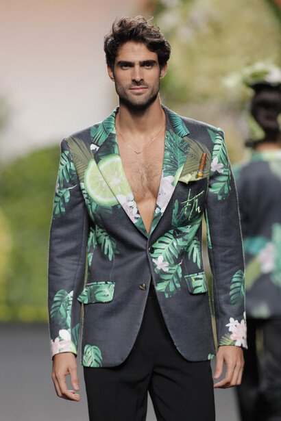 Colección primavera/verano 2018 del diseñador Francis Montesinos. Foto: Ugo Camera/IFEMA