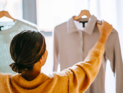 Capsule wardrobes prioritize quality over quantity, encouraging individuals to invest in well-made, timeless pieces that withstand the test of trends and time
