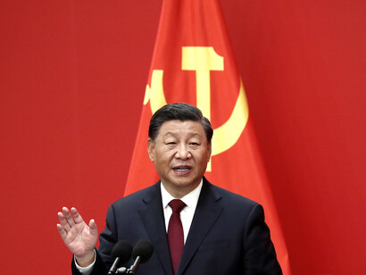 Xi Jinping, político e ingeniero químico chino