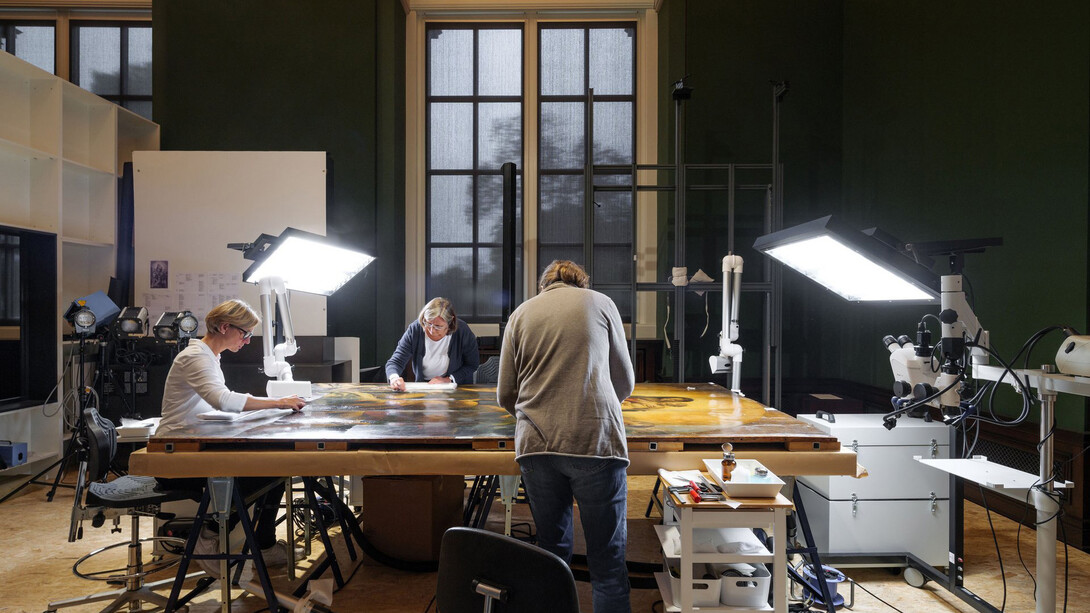 View into the conservation studio. Courtesy of Albertinum Museum