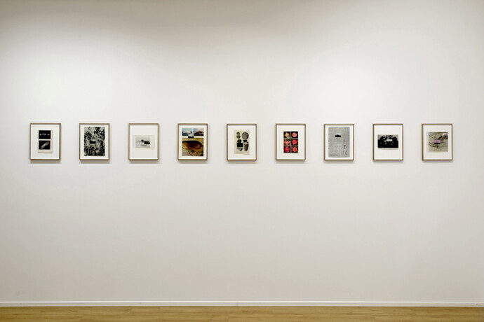Alessandra Spranzi, Obsoleto, 2013-2014, polaroid e pagina di libro o rivista, courtesy galleria P420 Bologna