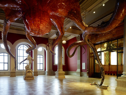 Huang Yong Ping, Wu Zei. Installation
view at the Musée Océanographique de
Monaco, 2010.
© ADAGP Huang Yong Ping. Photo. André
Morin.
Courtesy the artist and kamel mennour,
Paris