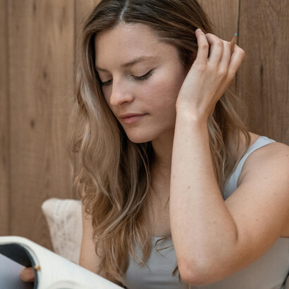 Incluso en obras contemplativas o de la vida cotidiana, como el slice of life, pequeñas tensiones sostienen la atención del lector