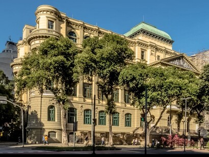 O nome da biblioteca mudou de acordo com a situação política do país. Foi fundada como Real Biblioteca quando o Brasil era colônia de Portugal