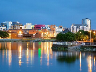 Limerick, Irlanda. La ciudad de noche