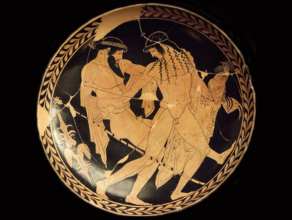 Kílix ático de figuras rojas, atribuido al Pintor de Pentesilea. Museo Arqueológico de Ferrara, 475–425 a. C.