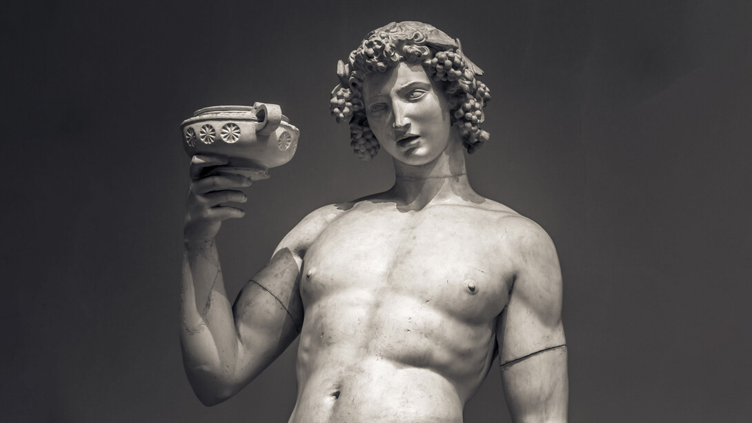 En la mitología griega, Dioniso es uno de los dioses olímpicos, dios de la fertilidad y el vino, hijo de Zeus