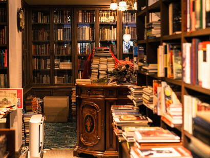 Tartessos desarrolló un peculiar estilo al ofrecer exposiciones de fotografía, pintura y escultura; nuevas propuestas cinematográficas, danza, conciertos y talleres