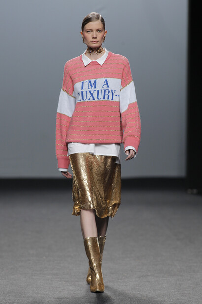 Desfile de la diseñadora María Escoté en la sala Bertha Benz de Ifema. Foto: Ugo Camera/IFEMA