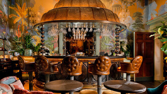 Bar en el Annabel’s private members’ club, Londres, Reino Unido