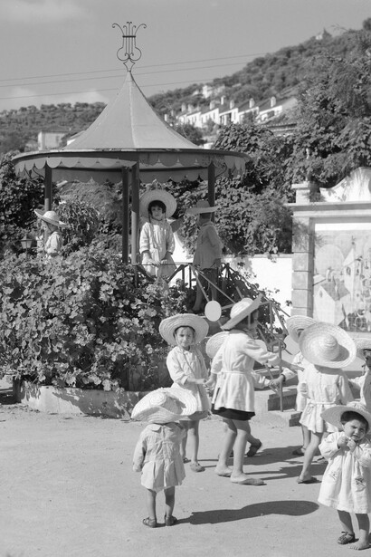 *Portugal dos Pequenitos*. Fotografia Mário Novais, após 1940, coleção Biblioteca de Arte da Fundação Calouste Gulbenkian, Lisboa