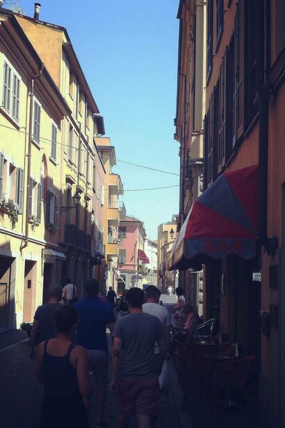 Tra le vie di Tortona, Italia