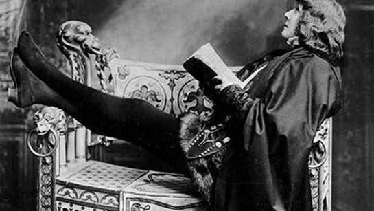 Sarah Bernhardt as Hamlet, 1899, Published by Lafayette Ltd, © Victoria and Albert Museum, London