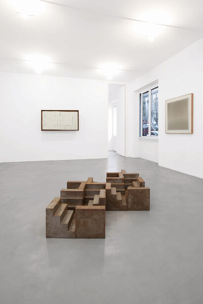 (From left to right) Gianni Colombo, Structuring beating, 1959 Polystyrene foam, foam rubber, wood, electromechanical animation, 78x140 cm. Nicola Carrino, Constructive 1/69 C, 1975. 
Dynamic path 4.4, 2016 Iron, 16 Scalar forms 30x30x30 cm each. Dadamaino, Volume of phase modules, 1961 die-cut plastic, 100x100 cm. Partial view of the exhibition A arte Invernizzi. Courtesy A arte Invernizzi, Milan. Photo by Bruno Bani