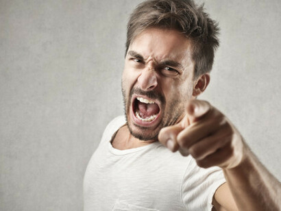 Frustrazione è delusione ma è in primo luogo percezione di inanità, un vuoto che non riempie, una mancanza