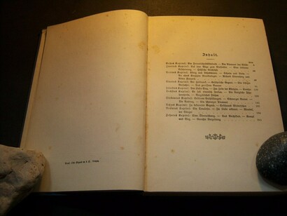 Alle in einem Buch