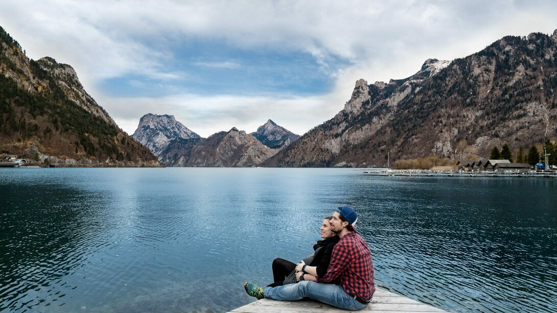 Coppia nella natura. Il mio silenzio si fa spazio e tempo, al tuo servizio, per accogliere tutto di te