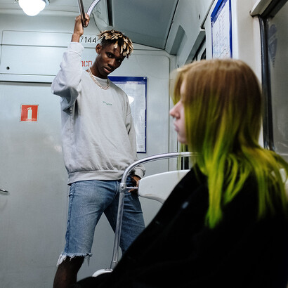 Égalité. L'autre, l'identique, le semblable occupe un autre espace, un autre temps