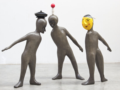 Henk Visch, Three Bodyguards, 2015.
Bronze, mixed media, H 85 cm, 3 parties.
© Adagp Paris 2015 / © Henk Visch.
Photo Henk Visch.