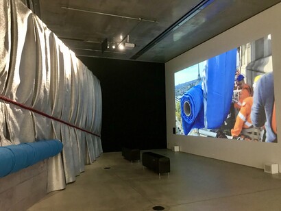 View of Gallery 2, Christo and Jeanne-Claude, L’Arc de Triomphe, Wrapped exhibition © Alma Reyes