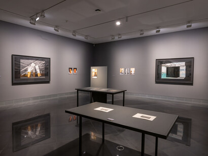 Nicolás Combarro, Looking the other way, exhibition view. Courtesy of Museo Universidad de Navarra