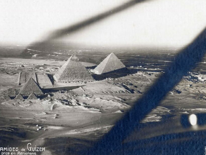 Immagini aeree delle piramidi di Giza scattate da Theodor Kofler