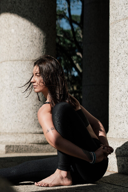 Méditation de pleine conscience. La conscience profonde se développe avec le temps, la pratique, et le travail personnel