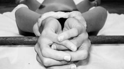 Regina José Galindo. Mientres, ellos siguen libres, 2007