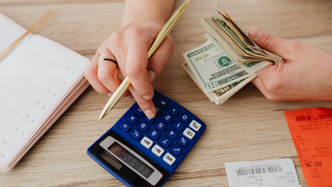 Pouvoir changer d’assureur à tout moment de l’année, sans perte de cotisation et d’avantages fiscaux permettrait plus facilement aux particuliers et aux entreprises de faire jouer davantage la concurrence nationale et internationale