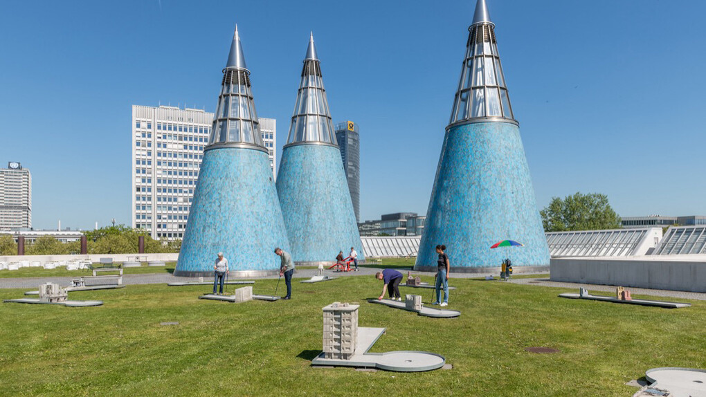 Interactions x We/trans/Form, exhibition view. Courtesy of Bundeskunsthalle