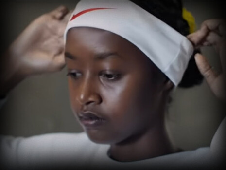 llham Mohamed Osman interpreta Samia Yusuf Omar. Dopo aver affrontato numerose sfide, tra cui la mancanza di infrastrutture sportive e discriminazioni di genere, Samia ha deciso di lasciare la Somalia nel tentativo di raggiungere l'Europa e cercare condizioni migliori per allenarsi e vivere  