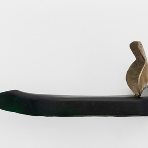 Belén Uriel
OXEELO
2020
Bronze and glass
15 x 48 x 16,5 cm