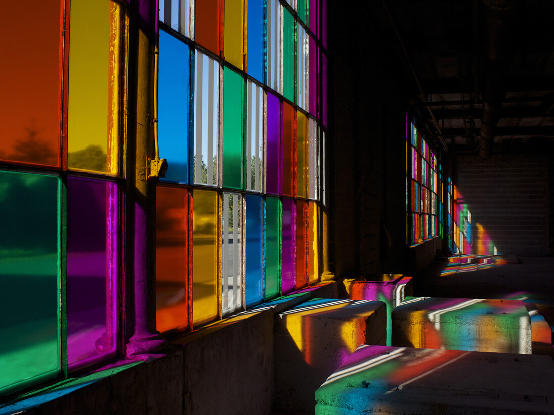 Daniel Buren, Vitrage pour Sainte-Marie, work in situ, June 2012, Paris, France, coloured adhesive vinyl, white and black adhesive vinyl large 8,7 cm, white paint, Courtesy the artist and GALLERIA CONTINUA, San Gimignano / Beijing / Les Moulins
Photo Alicia Luxem © Daniel Buren/ADAGP, Paris
