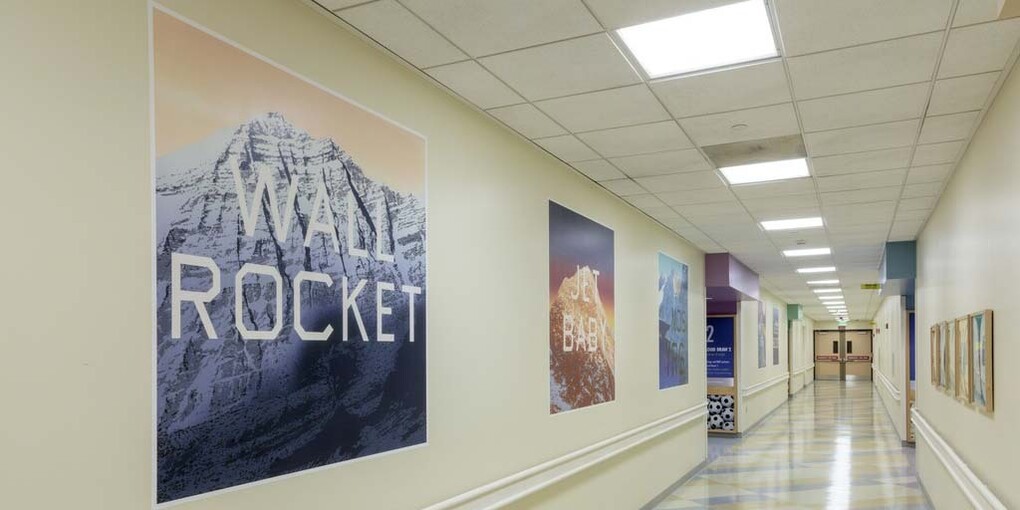 Ed Ruscha at Children's Hospital Los Angeles. Courtesy of RxArt 