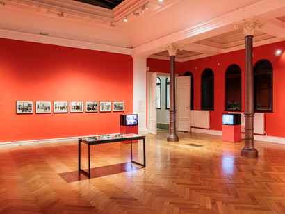 Ewa Partum, Conceptual exercises, ausstellungsansicht. Mit freundlicher genehmigung von Francisco Carolinum Linz