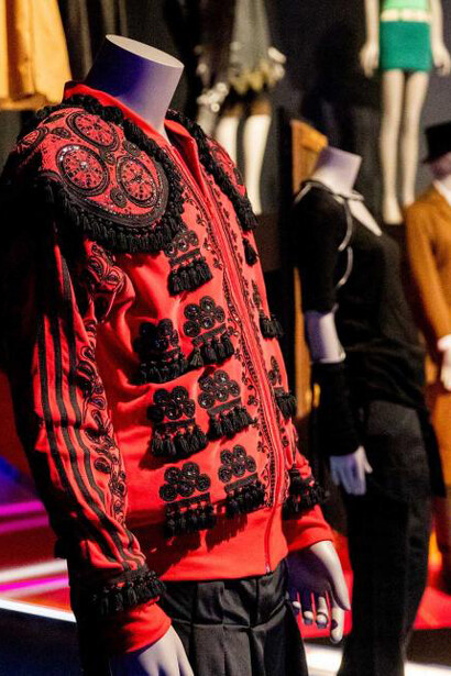 Gender Bending Fashion. Courtesy of The Museum of Fine Arts